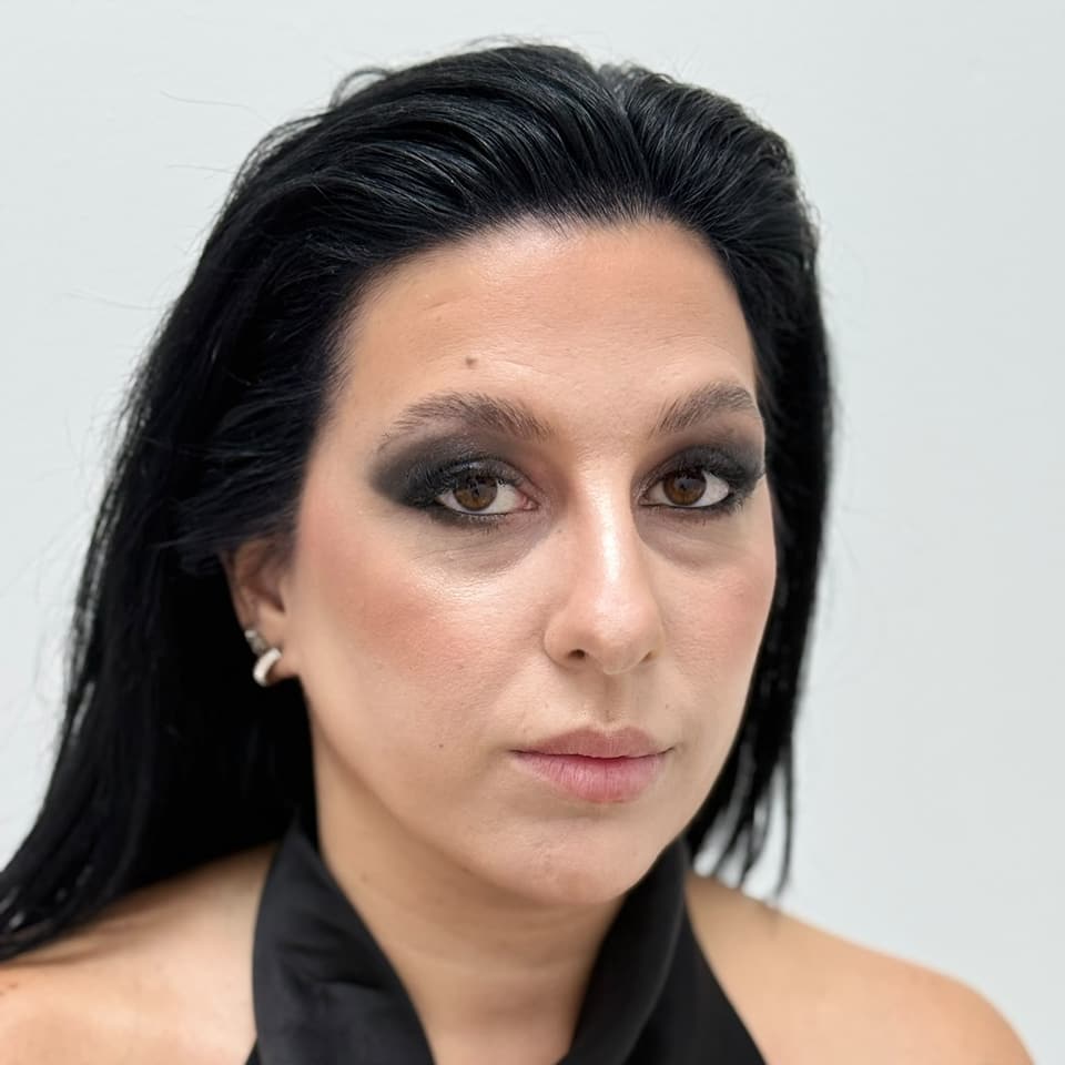 Maquilhagem de olhos esfumados para evento